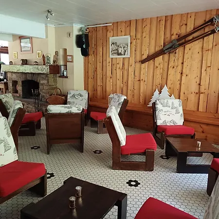 Hotel Et Centre De Le Choucas 2*
